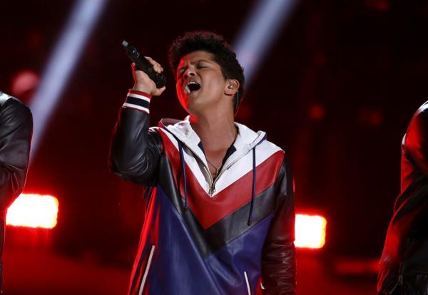 Bruno Mars at the 2017 Grammy Awards